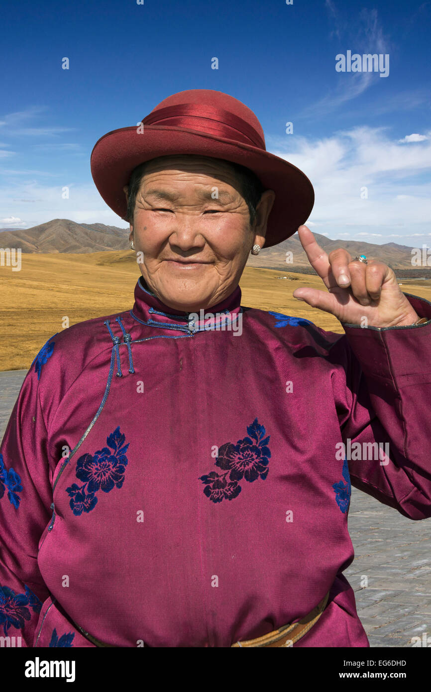 Il mongolo matrona nella sua domenica, Genghis Khan monumento, Tuul River, Tsonjin Boldog, Mongolia Foto Stock