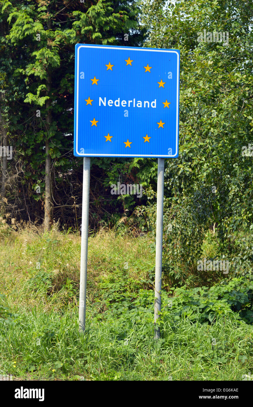 Segno di Nederland al confine della Germania e dei Paesi Bassi Foto Stock