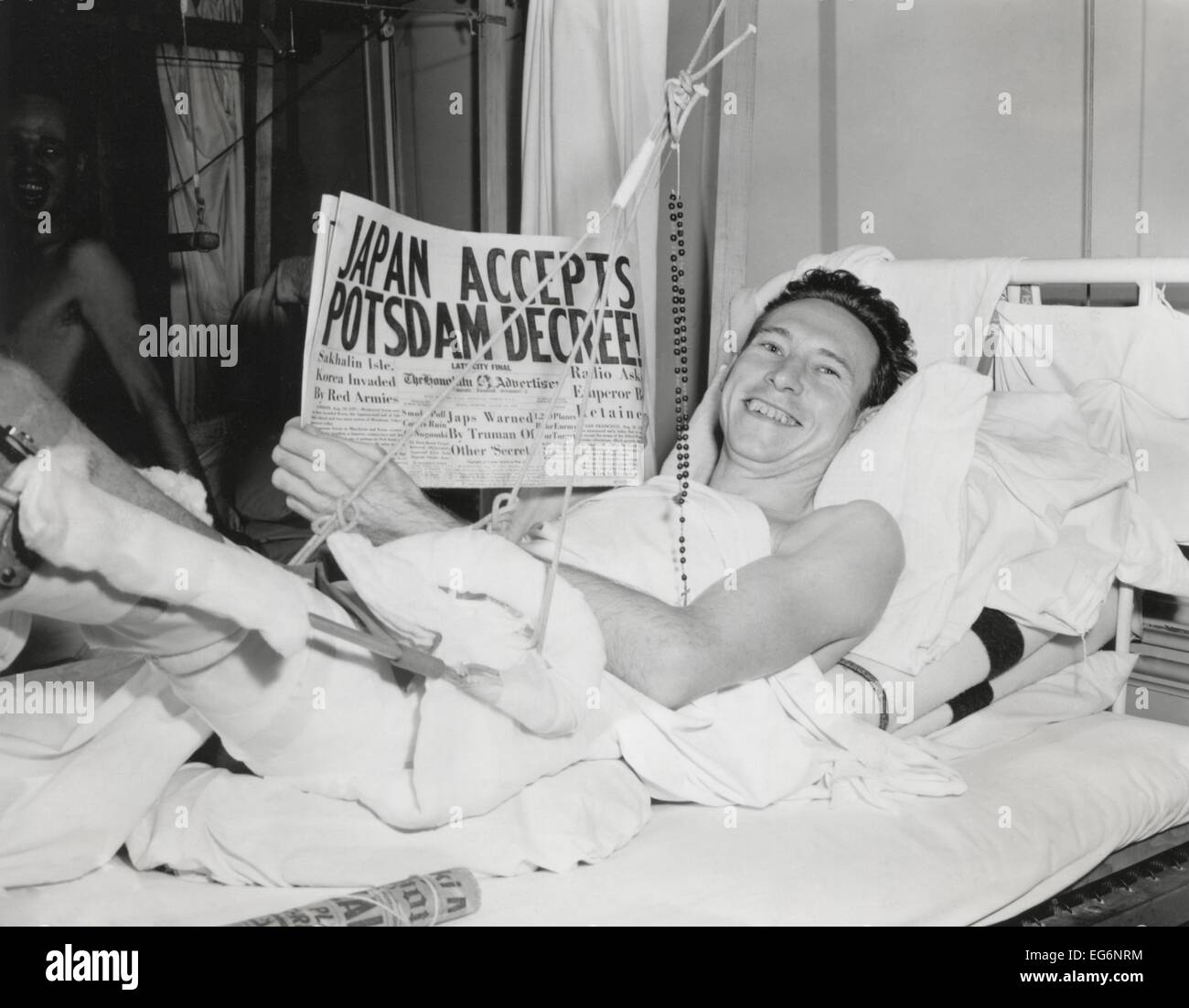 Cinque giorni prima del Giappone della resa finale, titoli di giornale annunciare ottimista segni di pace. "Il Giappone accetta Potsdam Foto Stock