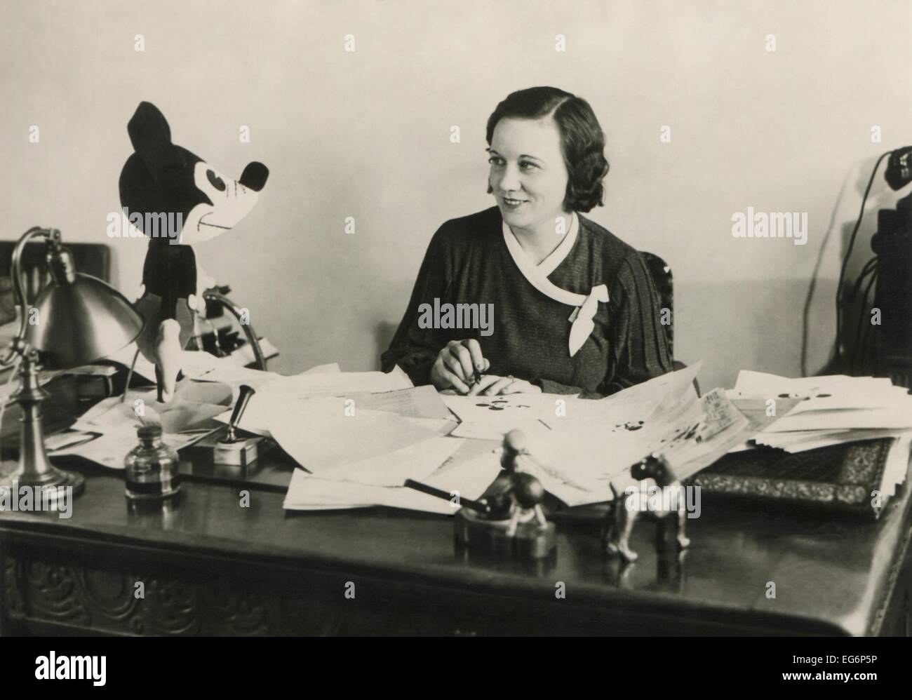 Carolyn Shafer, segretario di Mickey Mouse. Ha inoltre pubblicato e diffuso il 'Mickey Mouse Melodeon', una newsletter interna Foto Stock
