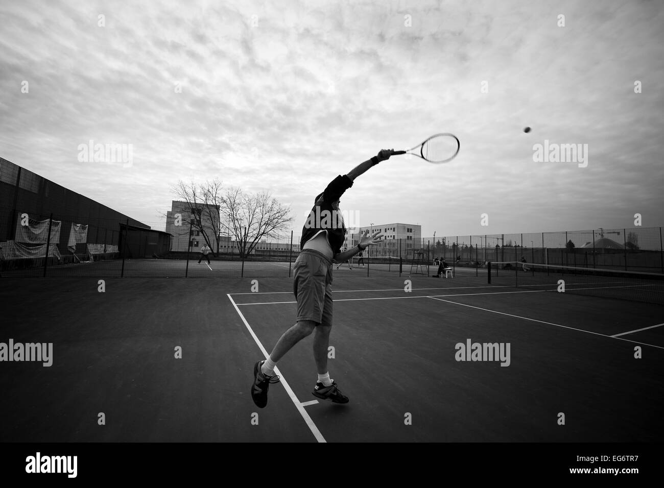 L'Italia, interno del carcere di Bollate, corsi di tennis Foto stock - Alamy