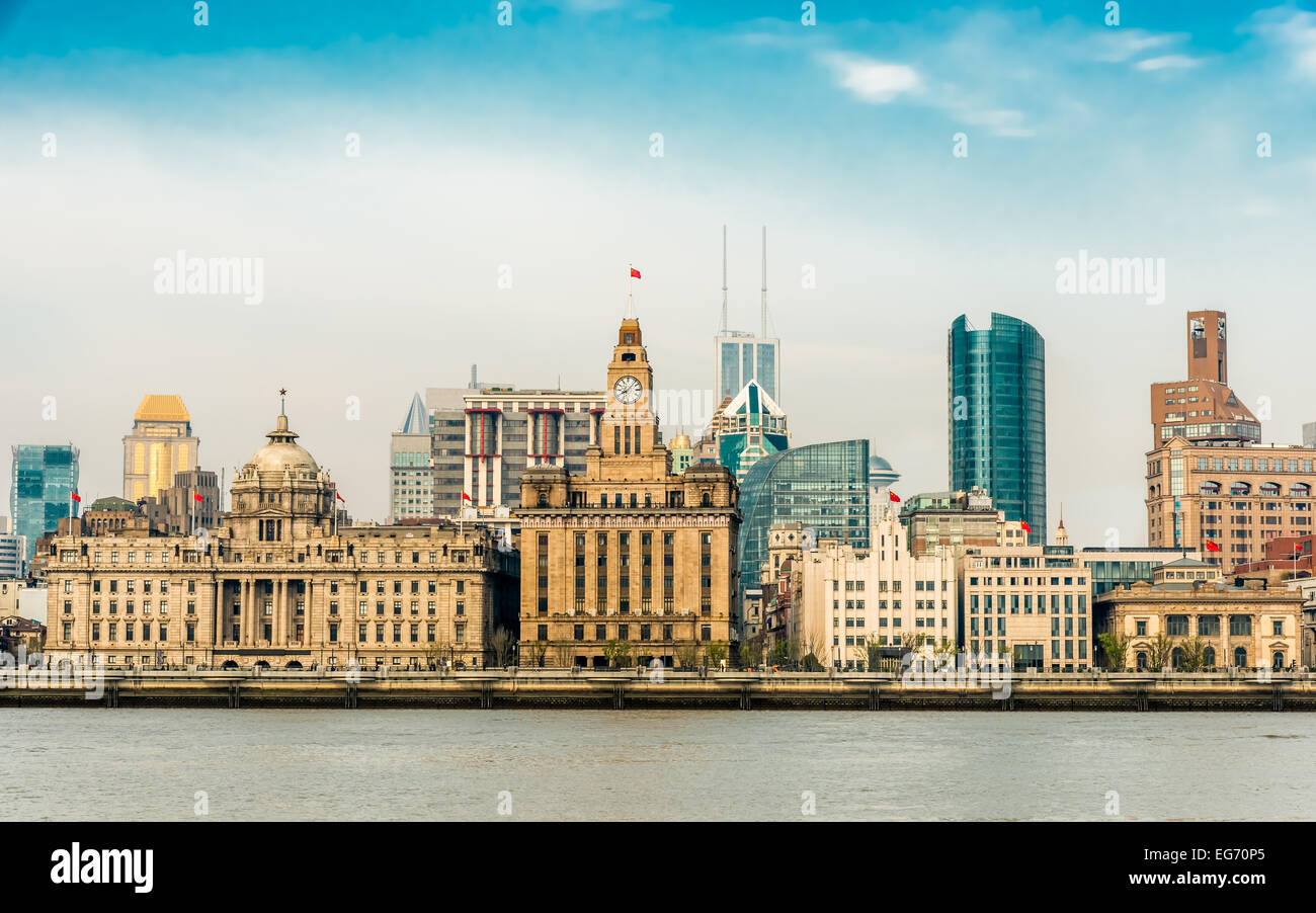 Il Bund waterfront Hangpu River Shanghai in Cina Foto Stock