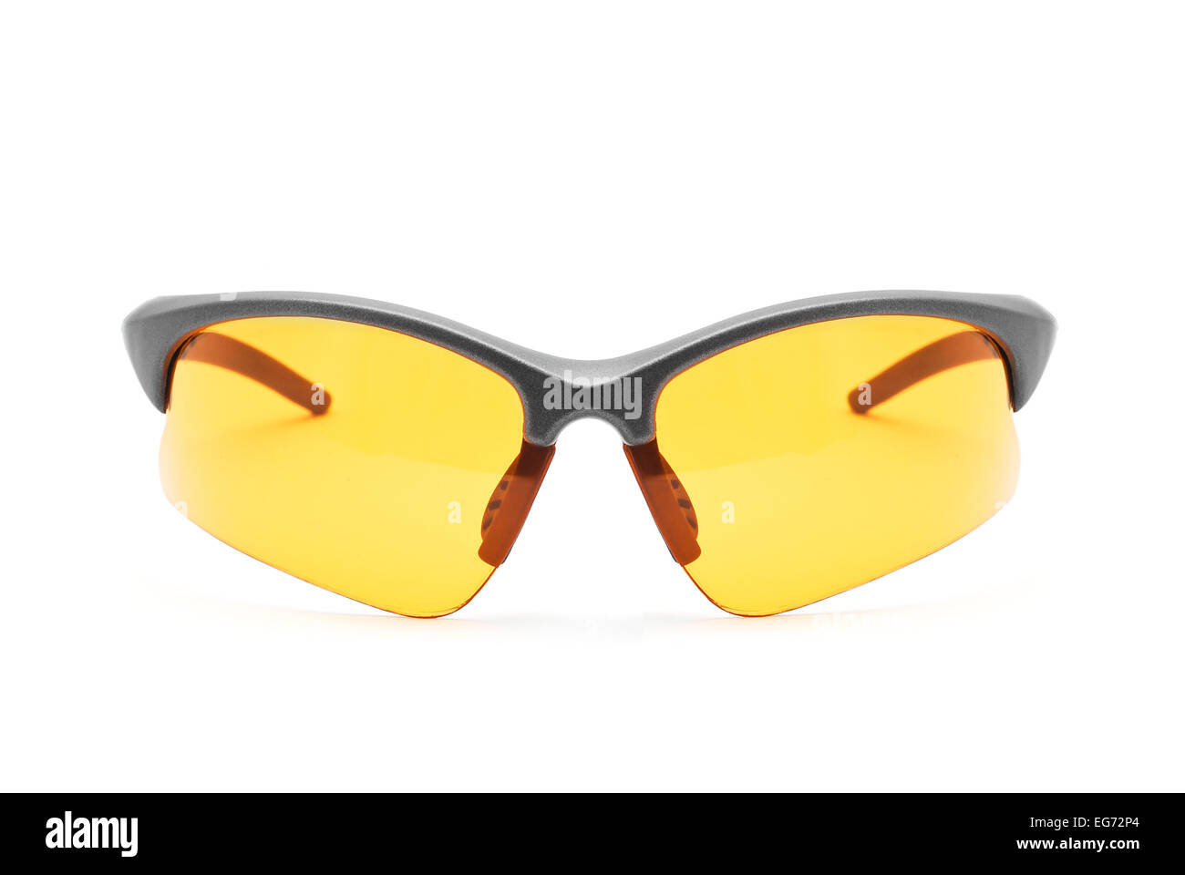 Noleggio SPORT Occhiali da sole su bianco Foto Stock