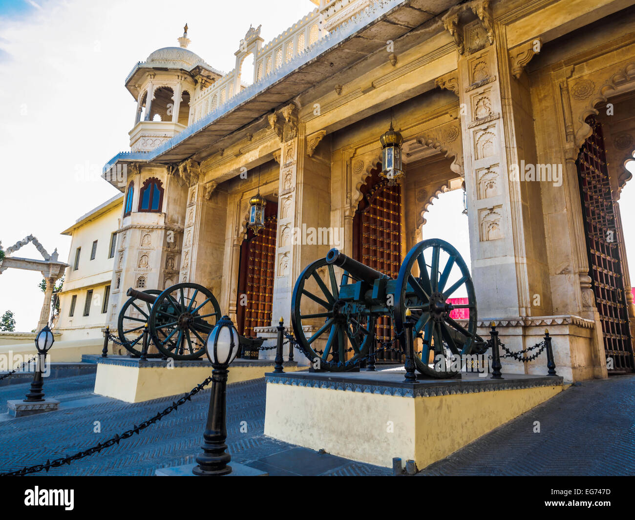 Porta del City Palace di Udaipur, Rajasthan, India Foto Stock