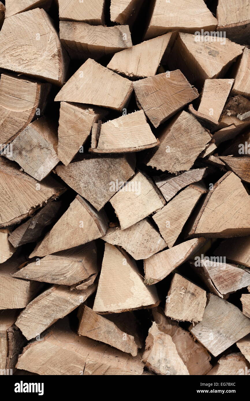 Fire pila di legno, vista strutturata dei pezzi tagliati Foto Stock