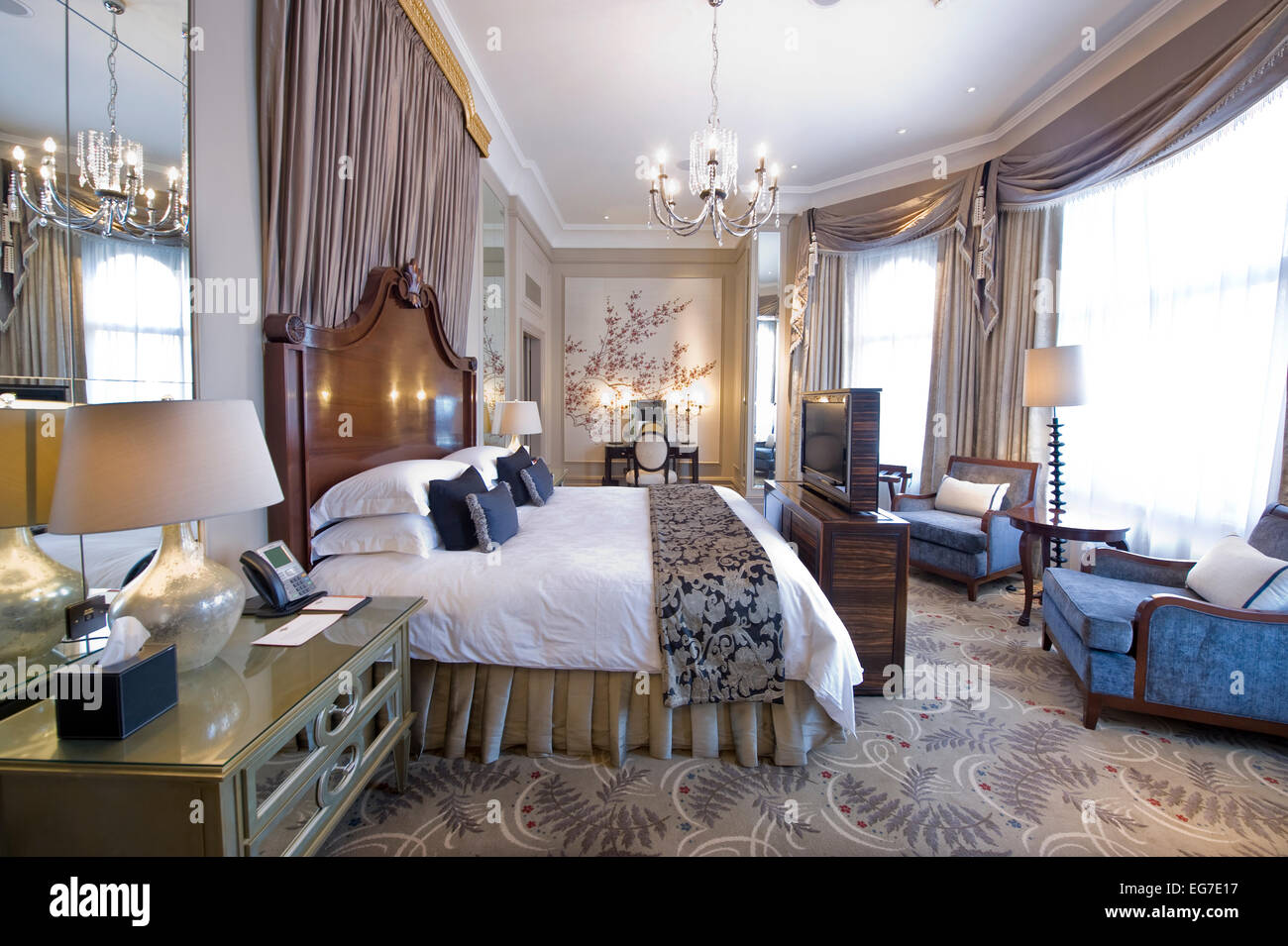 Interior shot del Langham Hotel di Londra, uno dei migliori alberghi a cinque stelle in città con una cena esclusiva e suites Foto Stock