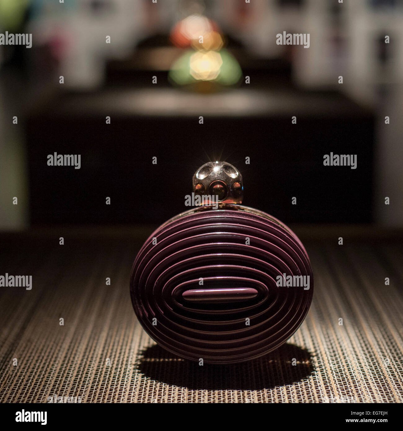 Londra, UK, 18 febbraio 2015. L'MA15 mostra prende il via al posto di Bloomsbury, presentando il lavoro da London College of Fashion's Graduate School courses, rivelando pezzi dalla prossima generazione di stilisti, artisti professionisti e responsabili dei media che hanno espresso le loro idee in film di moda, artefatto, accessori, fotografia e gli indumenti. Credito: Stephen Chung/Alamy Live News Foto Stock