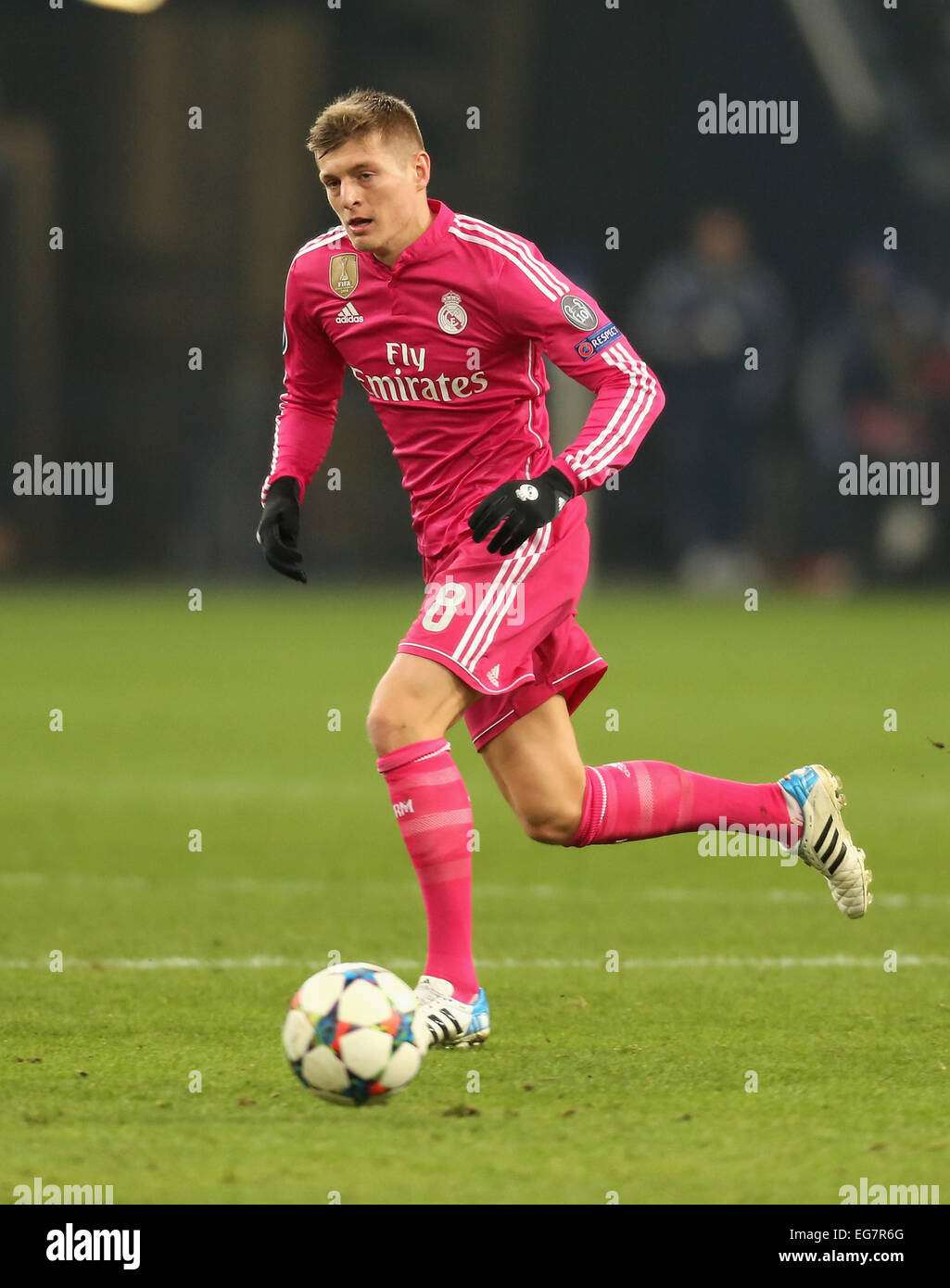 Gelsenkirchen (Germania). 18 Febbraio, 2015. FC Schalke 04 vs Real Madrid, Champions-League UEFA: Toni Kroos (Real Madrid). Credito: Juergen schwarz/Alamy Live News Foto Stock