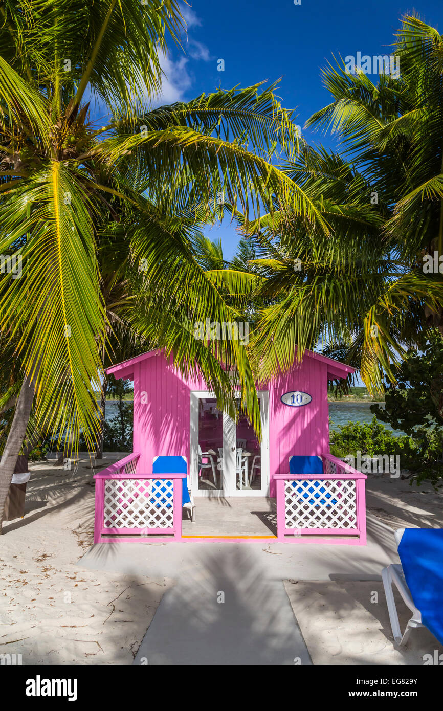 Pittoresca spiaggia di Cottage per affitto sulla Princess Cays, Bahamas, dei Caraibi. Foto Stock