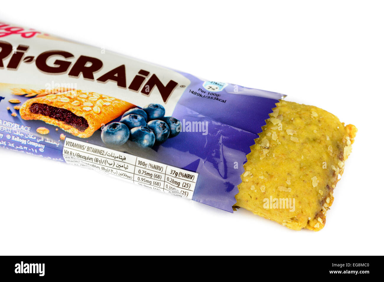 Kellogg's Nutri mirtillo frutta grano prima colazione bar su uno sfondo bianco. Foto Stock