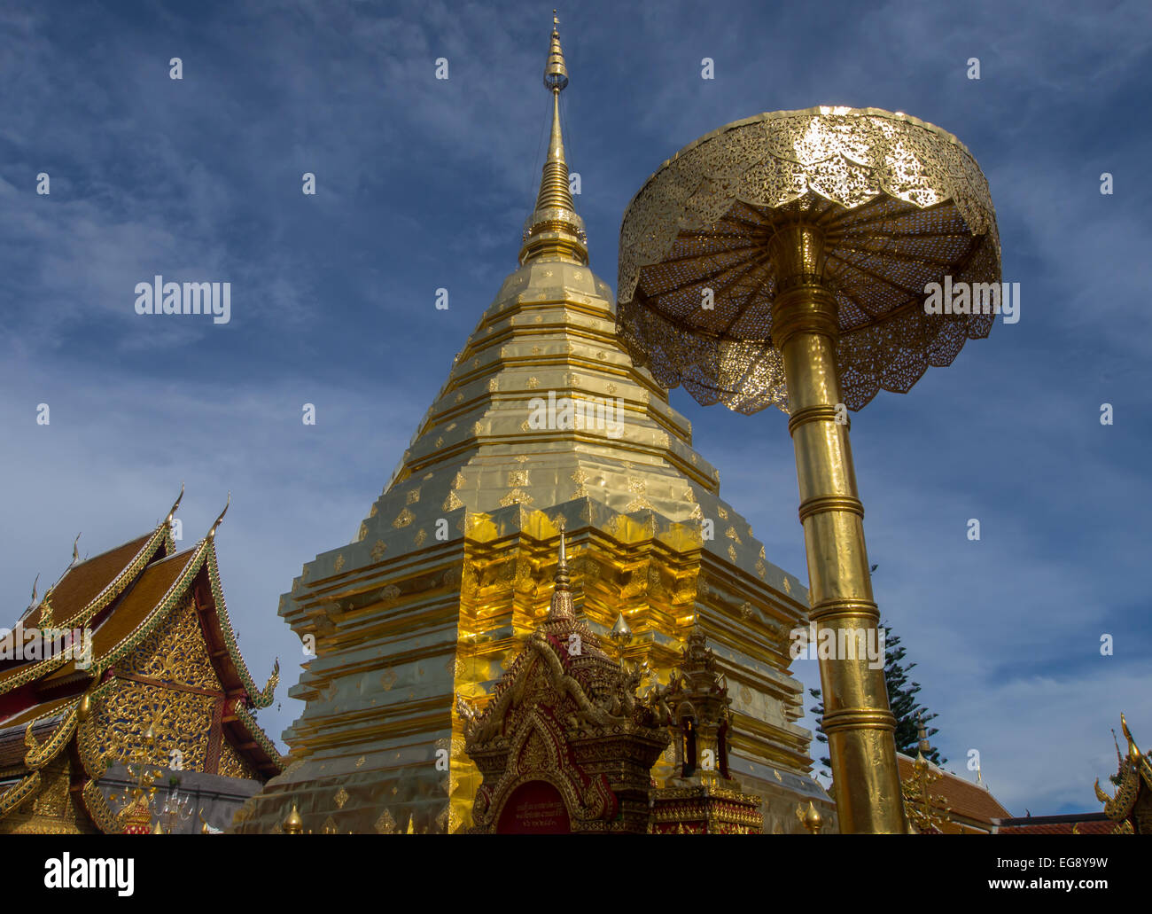 Golden Stuppa al tempio Doi Suthep, Chiang Mai, Thailandia Foto Stock