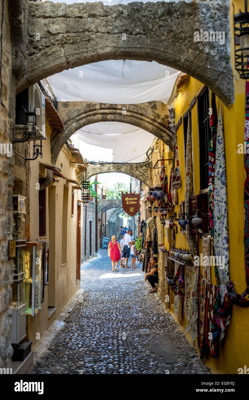 Via medievale città vecchia di Rodi RODI Dodecaneso Foto Stock
