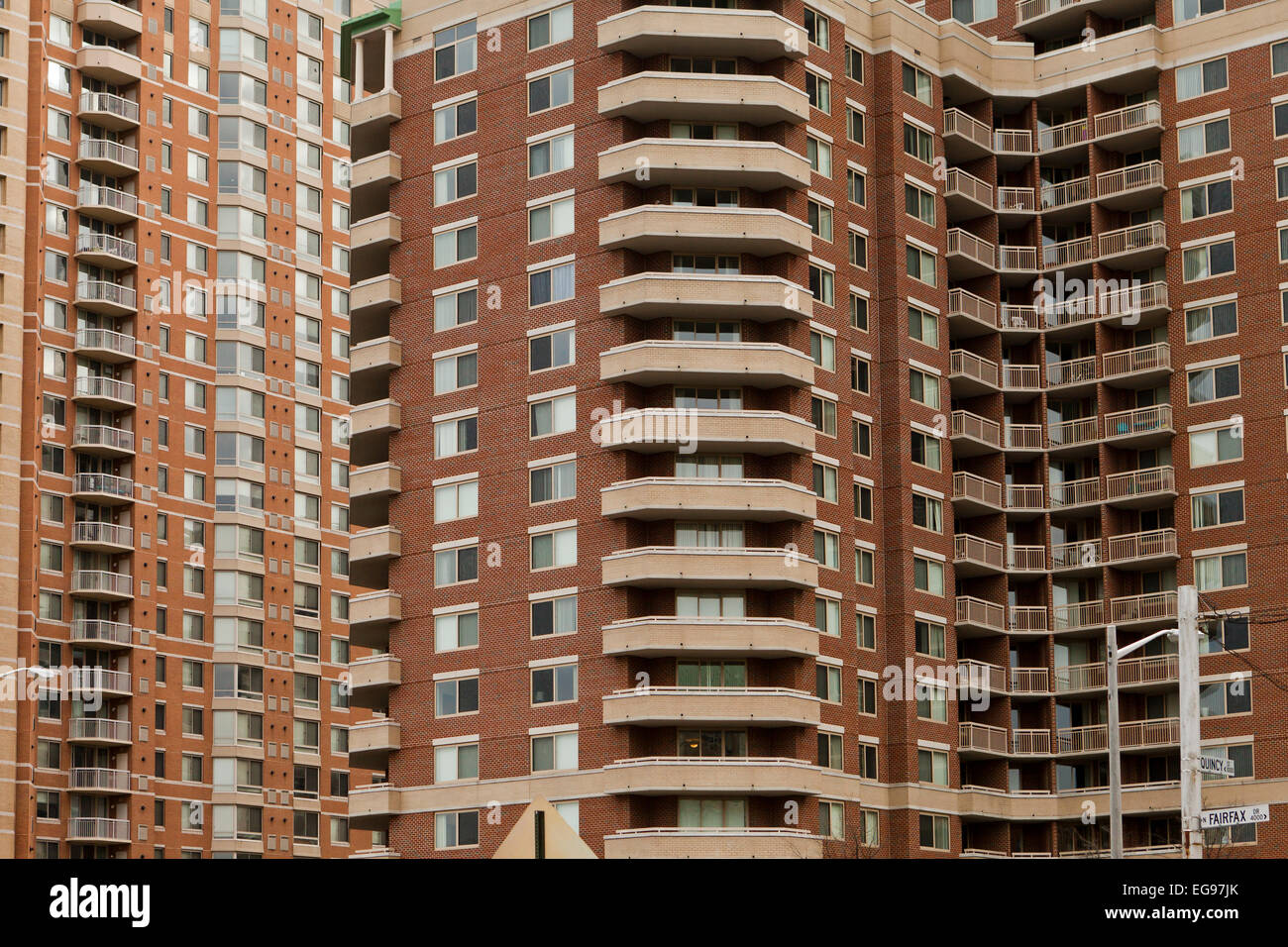 Alto edificio condominiale - quartiere di Ballston, Arlington, Virginia, Stati Uniti d'America Foto Stock