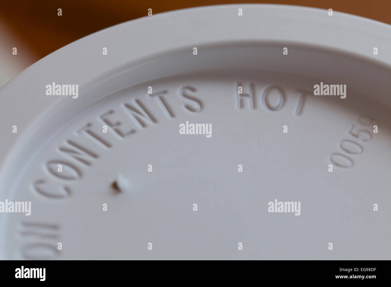 Contenuto caldo messaggio di avvertimento sulla tazza di caffè coperchio - USA Foto Stock