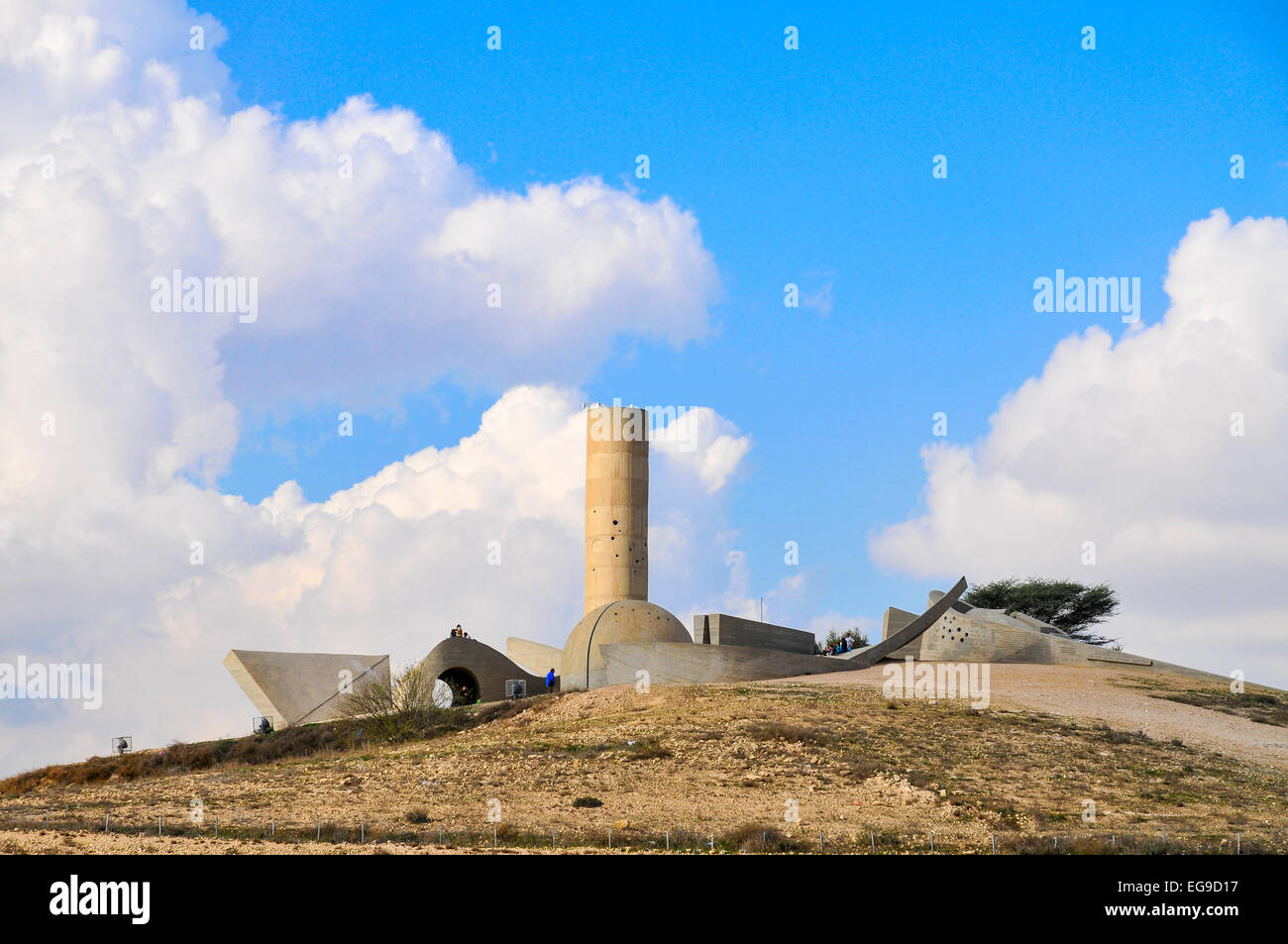 Israele, Beer Sheva, la Brigata Negev monumento disegnato da Dani Karavan in memoria dei membri del Palmach Brigata Negev wh Foto Stock