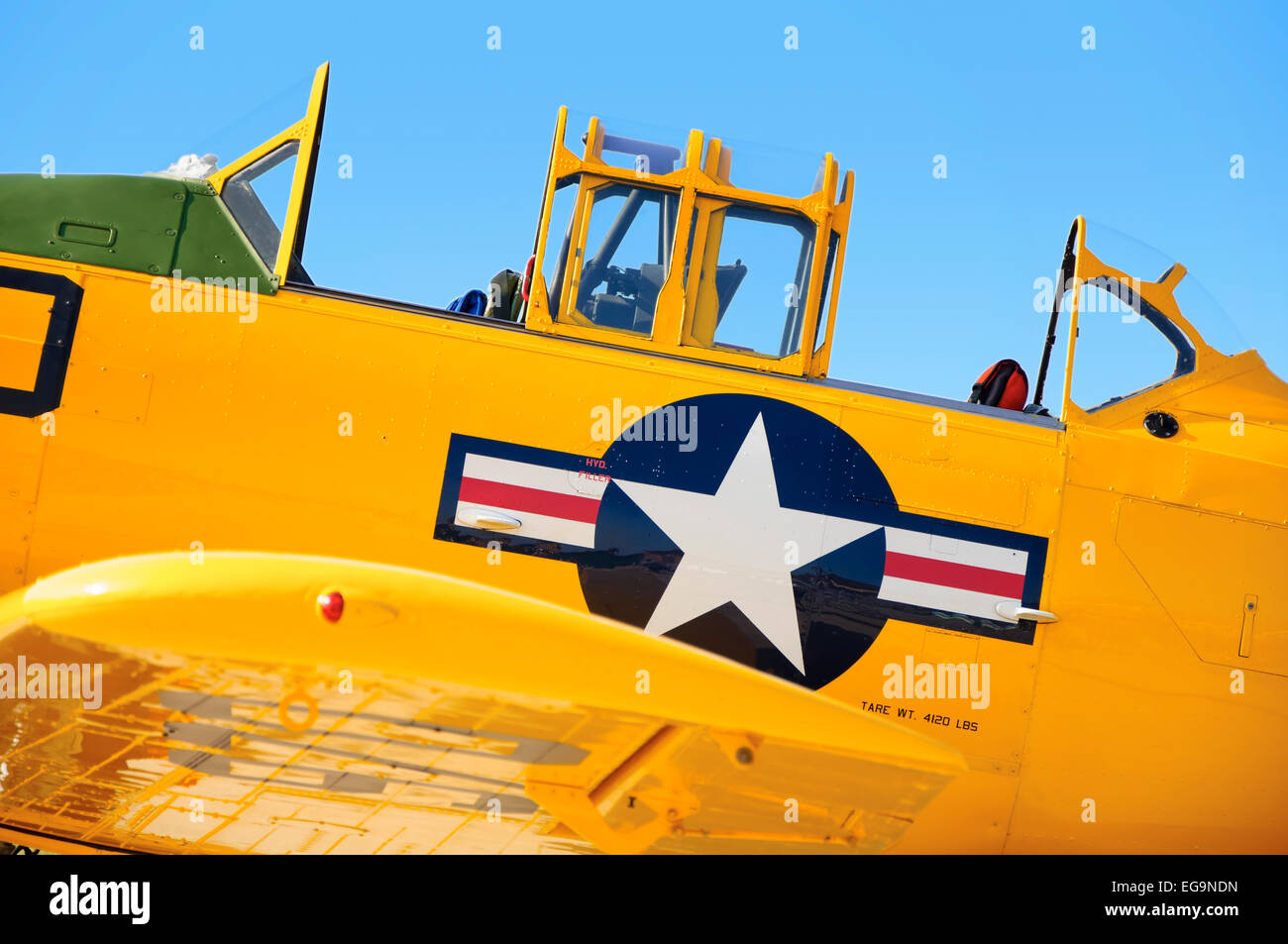 Vista laterale della cabina di pilotaggio di un North American T6 Texan, visto dal porto ala a punta Foto Stock