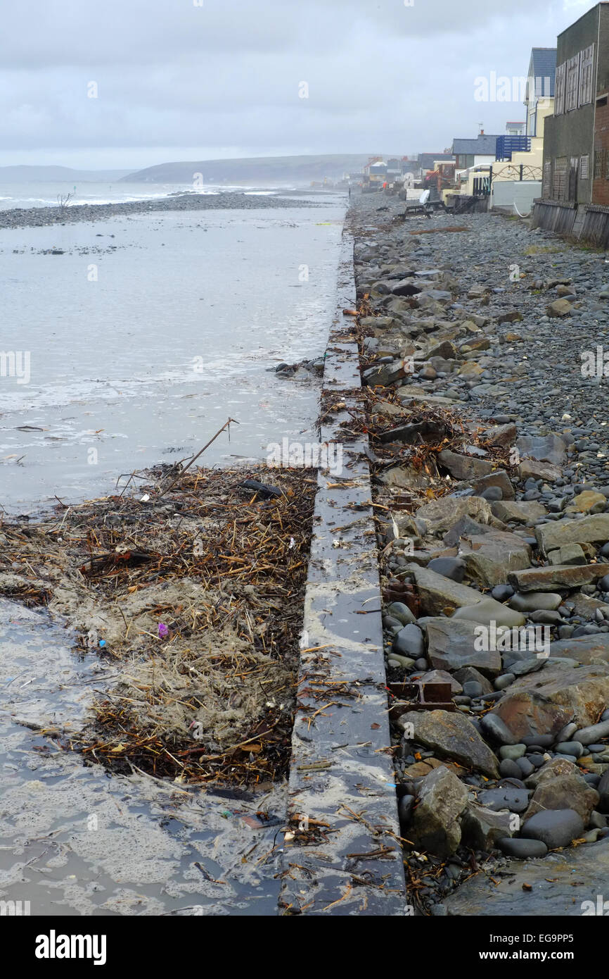 Alluvione ad alta marea a Borth, Ceredigion, Galles. Foto Stock