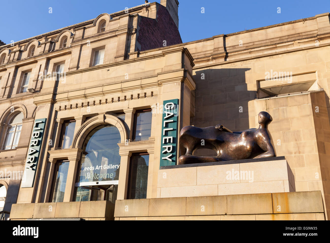 Ingresso a Leeds City Art Gallery e la libreria Foto Stock