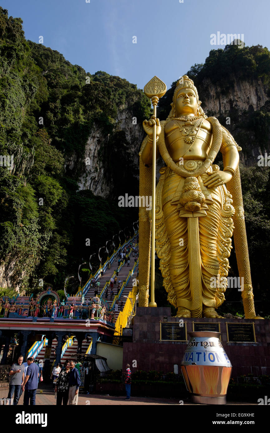 La statua Murugan presso le Grotte di Batu, maha Sri Mariamman temple, Kuala Lumpur, Malesia. Foto Stock