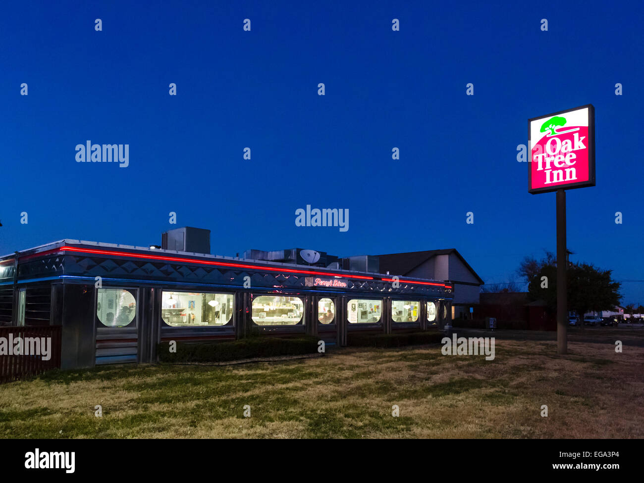Penny's Diner al Oak Tree Inn, una ferrovia tradizionale stile auto diner in Alpine, Texas, Stati Uniti d'America Foto Stock