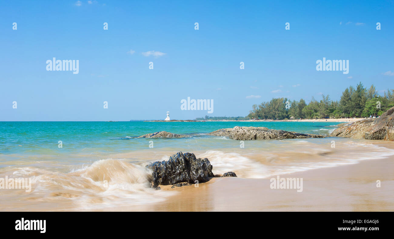 Un paesaggio di Khao Lak linea costiera in Thailandia Foto Stock