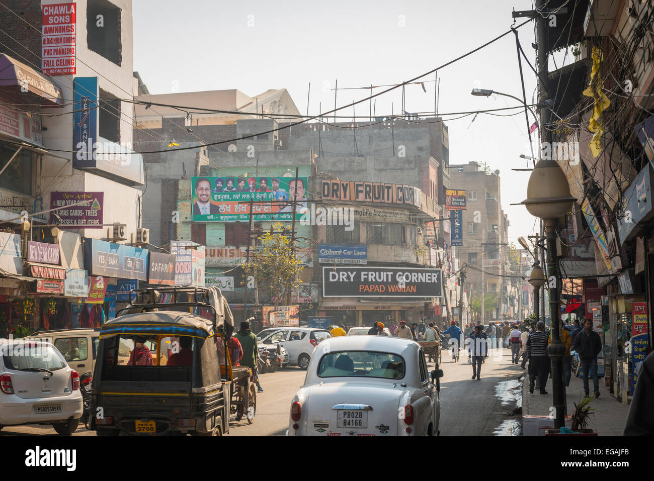 Occupato dal centro città di Amritsar Punjab, India Foto Stock