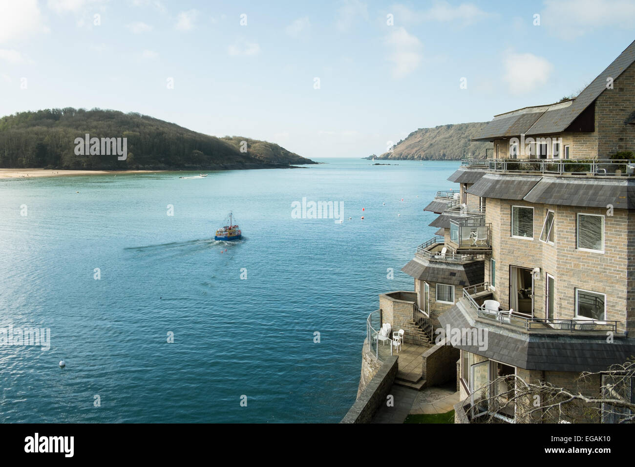 Visualizzare l'Salcombe estuario con ferry boat Foto Stock