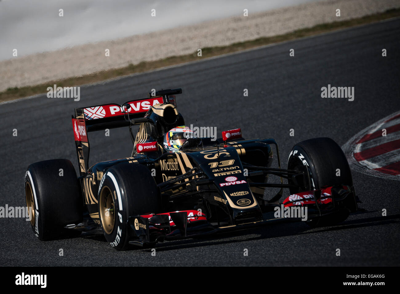 Barcellona, Spagna. Il 19 febbraio, 2015. PASTOR MALDONADO (VEN) aziona una Lotus durante il giorno 01 di Formula Uno test pre-stagione sul Circuito de Catalunya di Barcellona Foto Stock