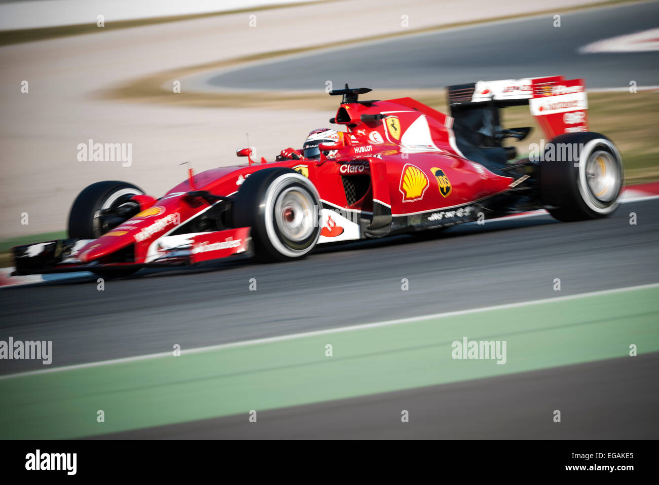 Barcellona, Spagna. Il 19 febbraio, 2015. KIMI RAIKKONEN (FIN) aziona la Ferrari durante il giorno 01 di Formula Uno test pre-stagione sul Circuito de Catalunya di Barcellona Foto Stock
