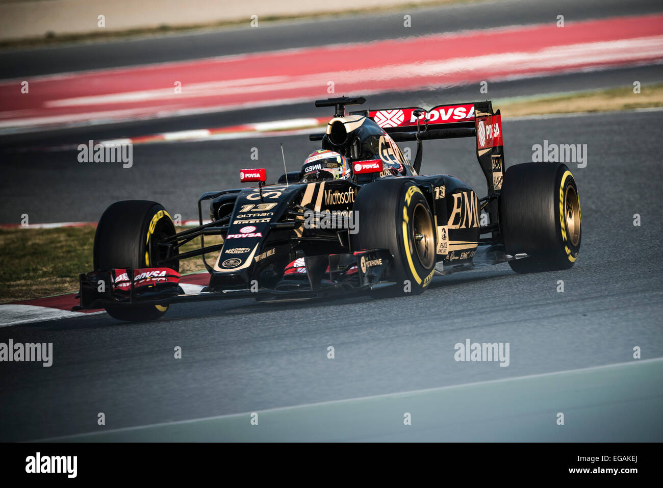 Barcellona, Spagna. Il 19 febbraio, 2015. PASTOR MALDONADO (VEN) aziona una Lotus durante il giorno 01 di Formula Uno test pre-stagione sul Circuito de Catalunya di Barcellona Foto Stock