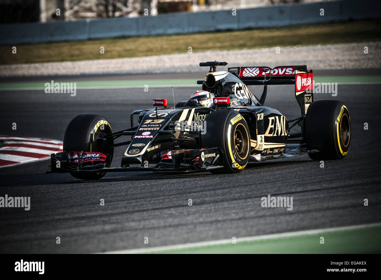 Barcellona, Spagna. Il 19 febbraio, 2015. PASTOR MALDONADO (VEN) aziona una Lotus durante il giorno 01 di Formula Uno test pre-stagione sul Circuito de Catalunya di Barcellona Foto Stock