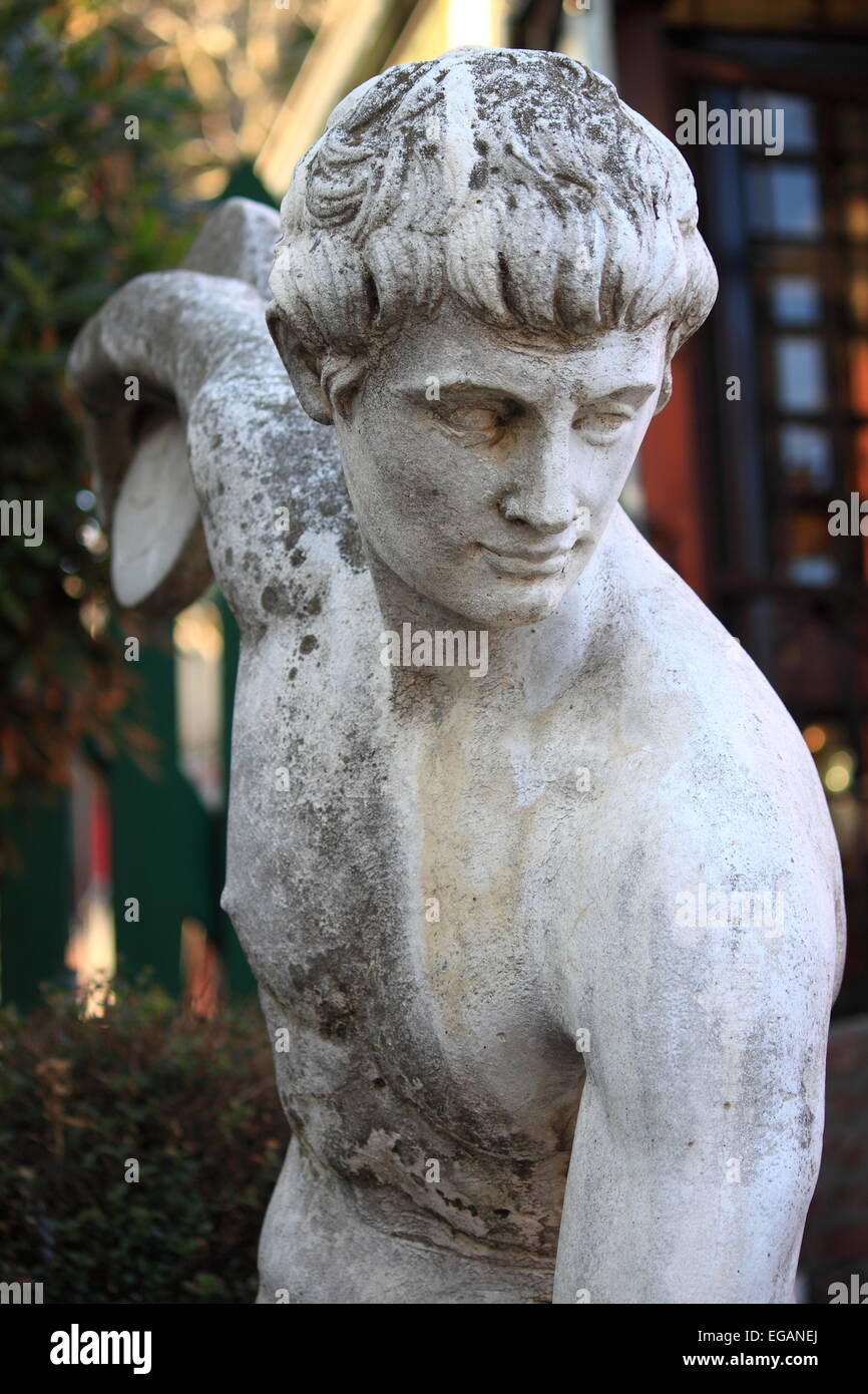 Statua in marmo di un piatto thrower Foto Stock