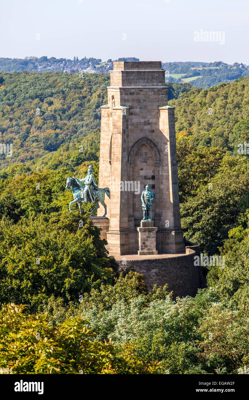 Kaiser Wilhelm Memorial sopra il lago Hengstey, serbatoio der Ruhr, tra, Dortmund, Herdecke e Hagen, sul Hohenyburg Foto Stock