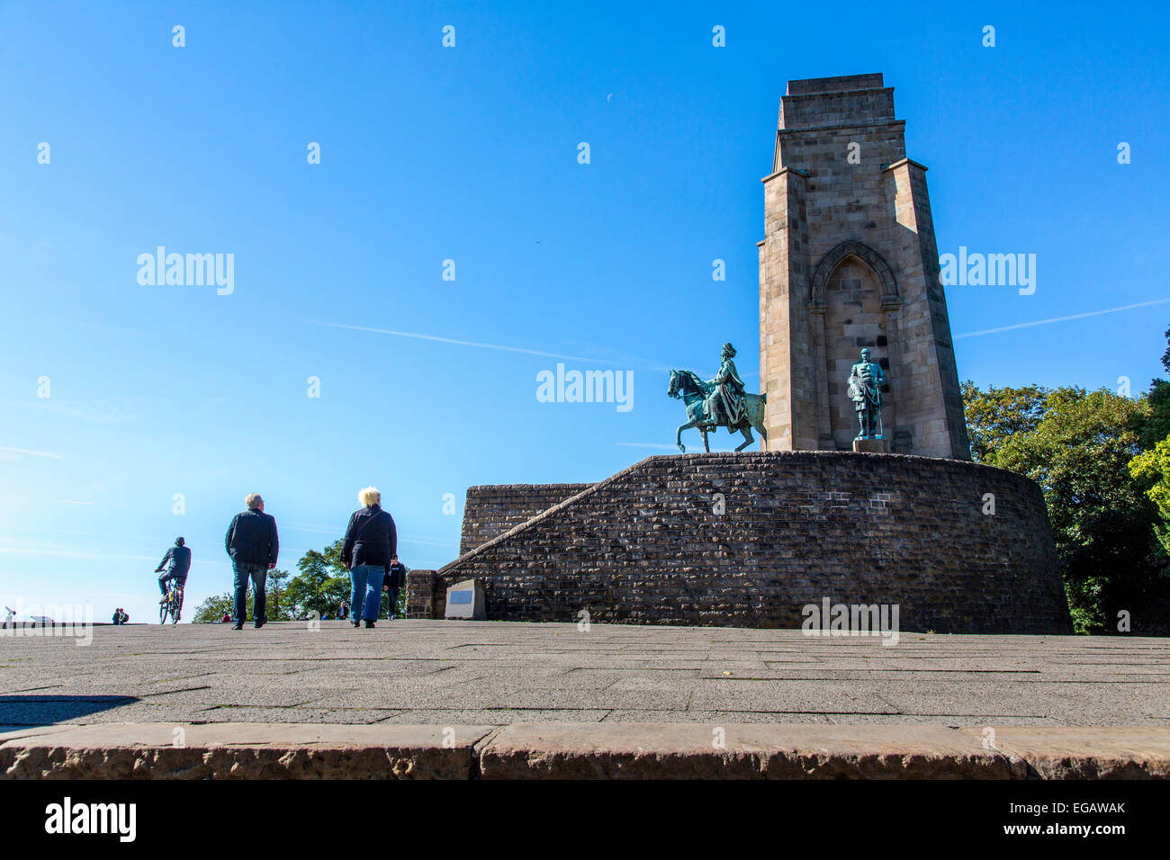 Kaiser Wilhelm Memorial sopra il lago Hengstey, serbatoio der Ruhr, tra, Dortmund, Herdecke e Hagen, sul Hohenyburg Foto Stock