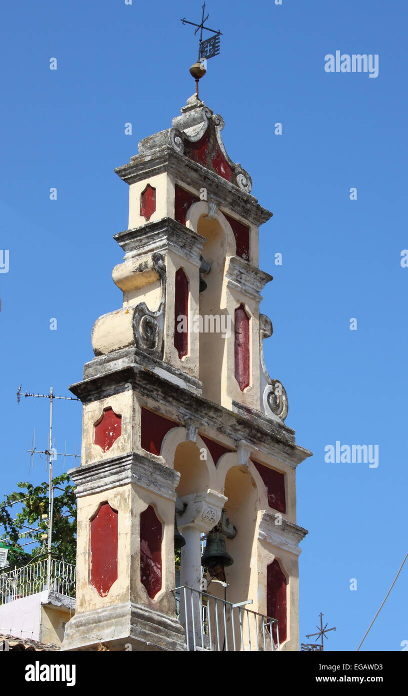 Ortodossi torre campanaria in Isola di Corfù, Grecia Foto Stock