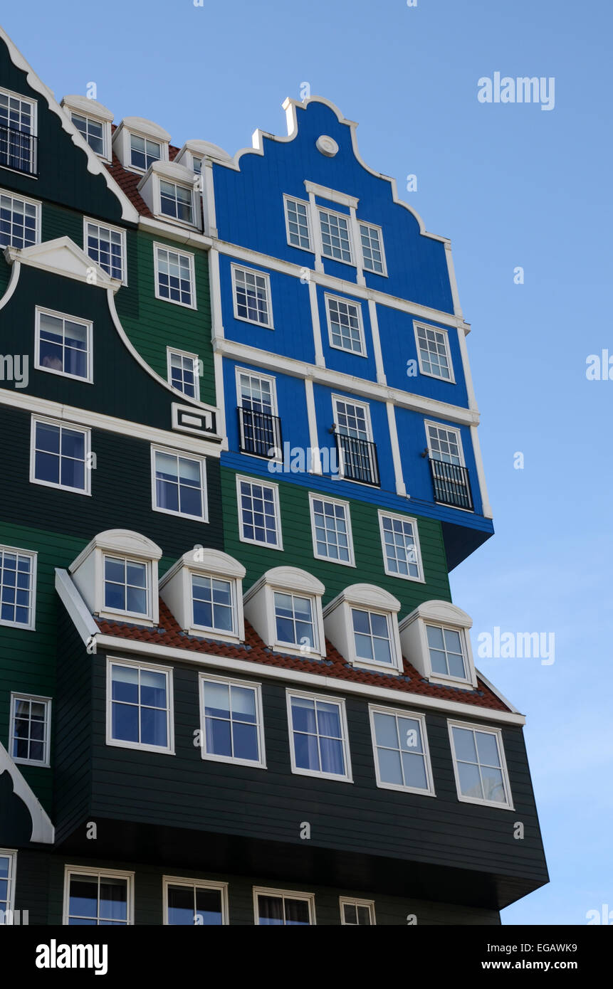 Architettura stravagante di Inntel Hotel a Zaandam, Paesi Bassi Foto Stock