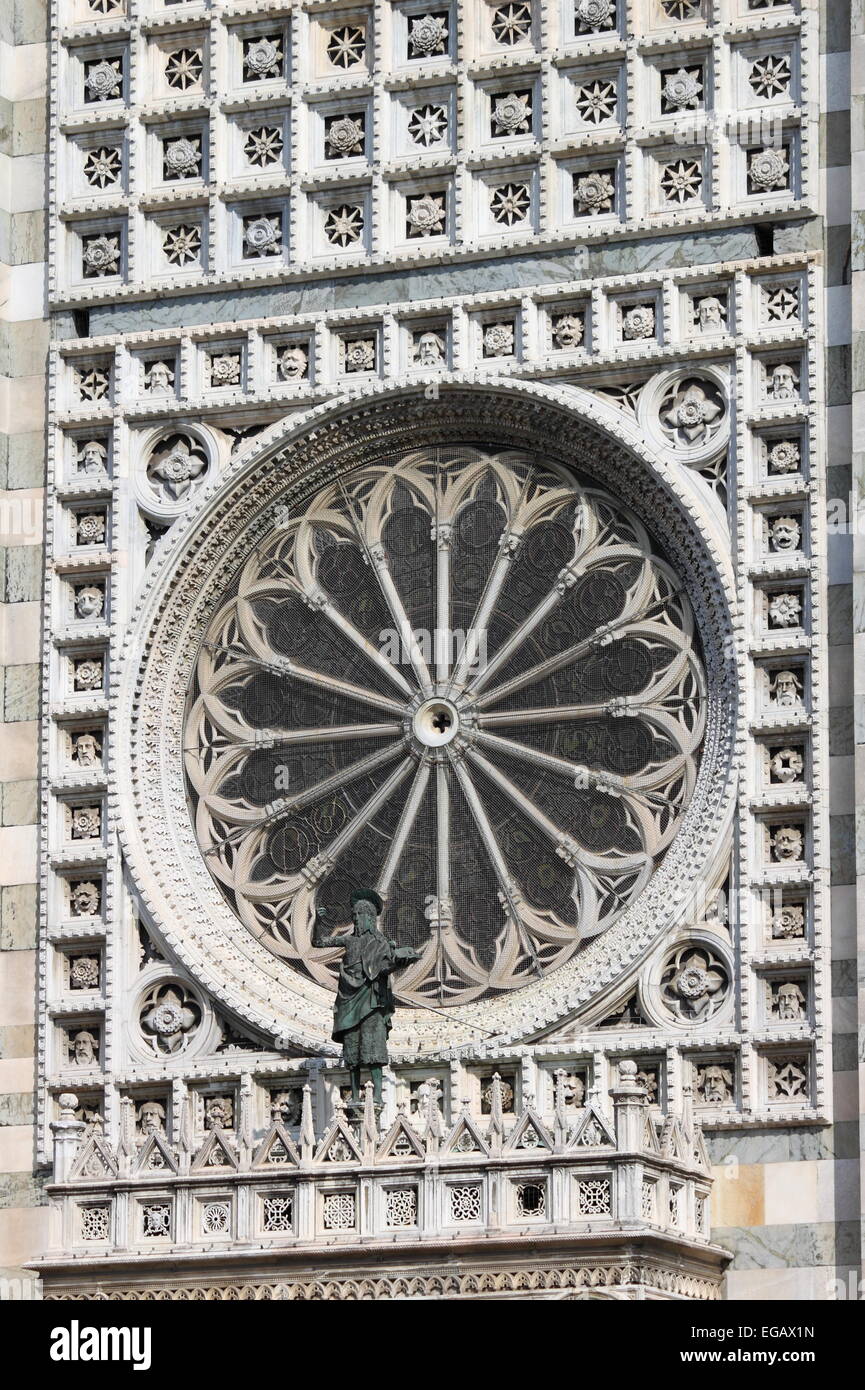 Rosone della cattedrale gotica di Monza, Italia Foto Stock