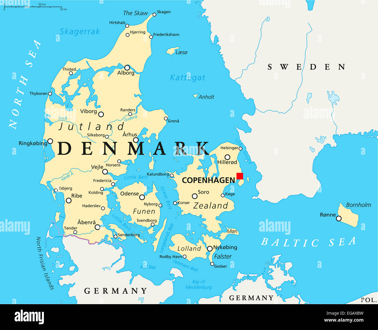 La Danimarca Mappa Politico con capitale Copenhagen i confini nazionali, importanti città e fiumi. Etichetta inglese e la scala. Foto Stock