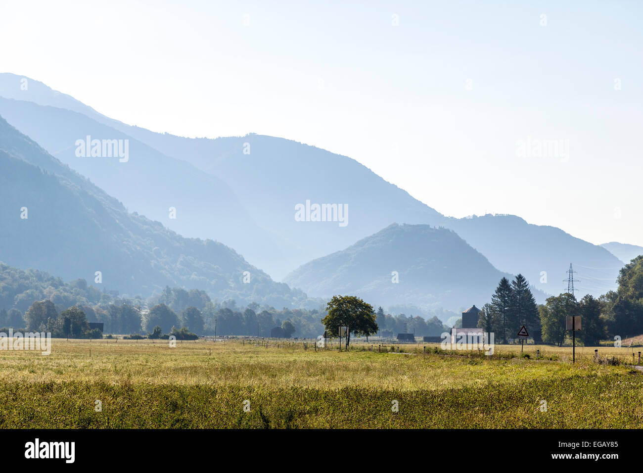 Prato in Soca Valley vicino a Tolmino, Slovenia Foto Stock