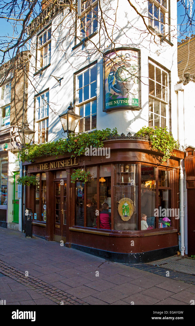 Il Breve pub Bury St Edmunds, Suffolk, Inghilterra, Regno Unito - Inghilterra del pub più piccolo Foto Stock