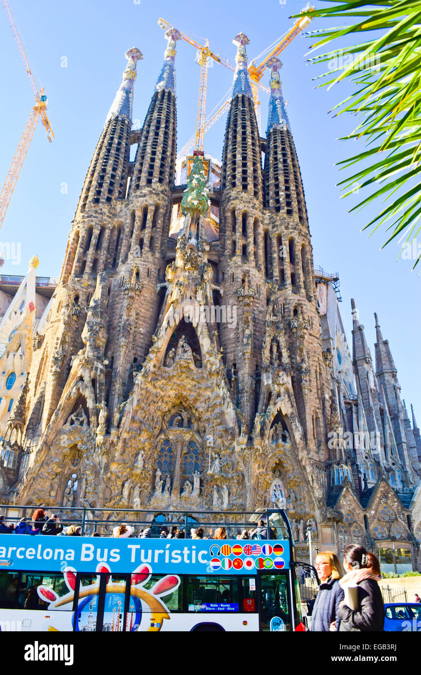La Sagrada Familia facciata progettata da Antoni Gaudi architetto. Barcellona, in Catalogna, Spagna. Foto Stock