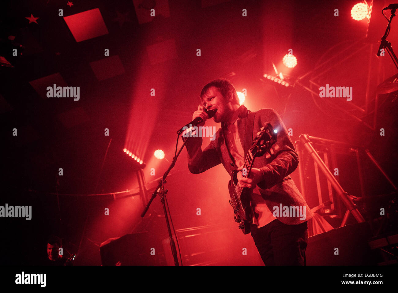 Rou Reynolds di Enter Shikari esegue sul palco a Barrowlands sala da ballo a febbraio 22, 2015. Credito: Sam Kovak/Alamy Live News Foto Stock