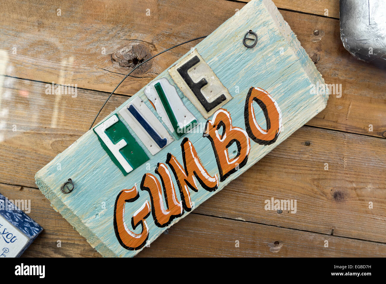 Legno decorativo Gumbo File segno, New Orleans, LA. Gumbo File è un tipo di zuppa. Foto Stock