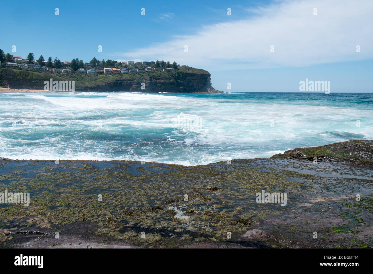 Vista della spiaggia Bilgola, una spiaggia molto popolare e uno di Sydneys famose spiagge del nord, Nuovo Galles del Sud, Australia Foto Stock