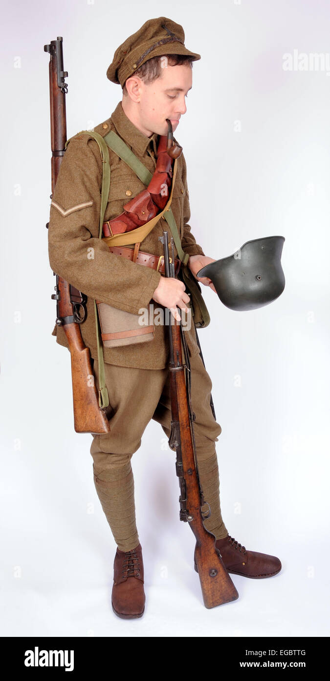 Una grande guerra come uniforme indossata da soldati britannici combattendo in trincea 1914-1918. Vedi descrizione Foto Stock