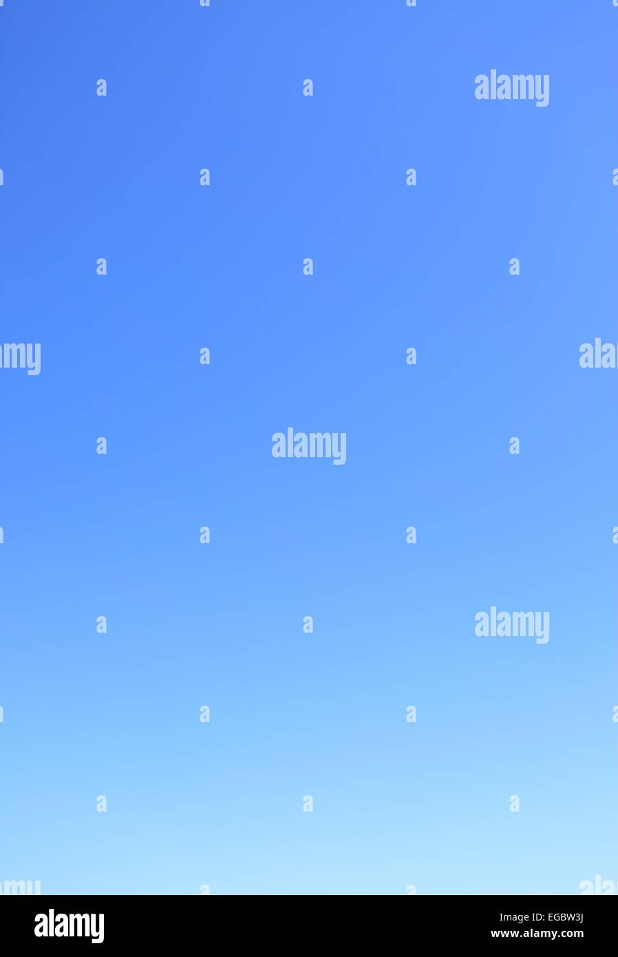 Chiaro cielo blu senza nuvole, può essere utilizzato come sfondo Foto Stock