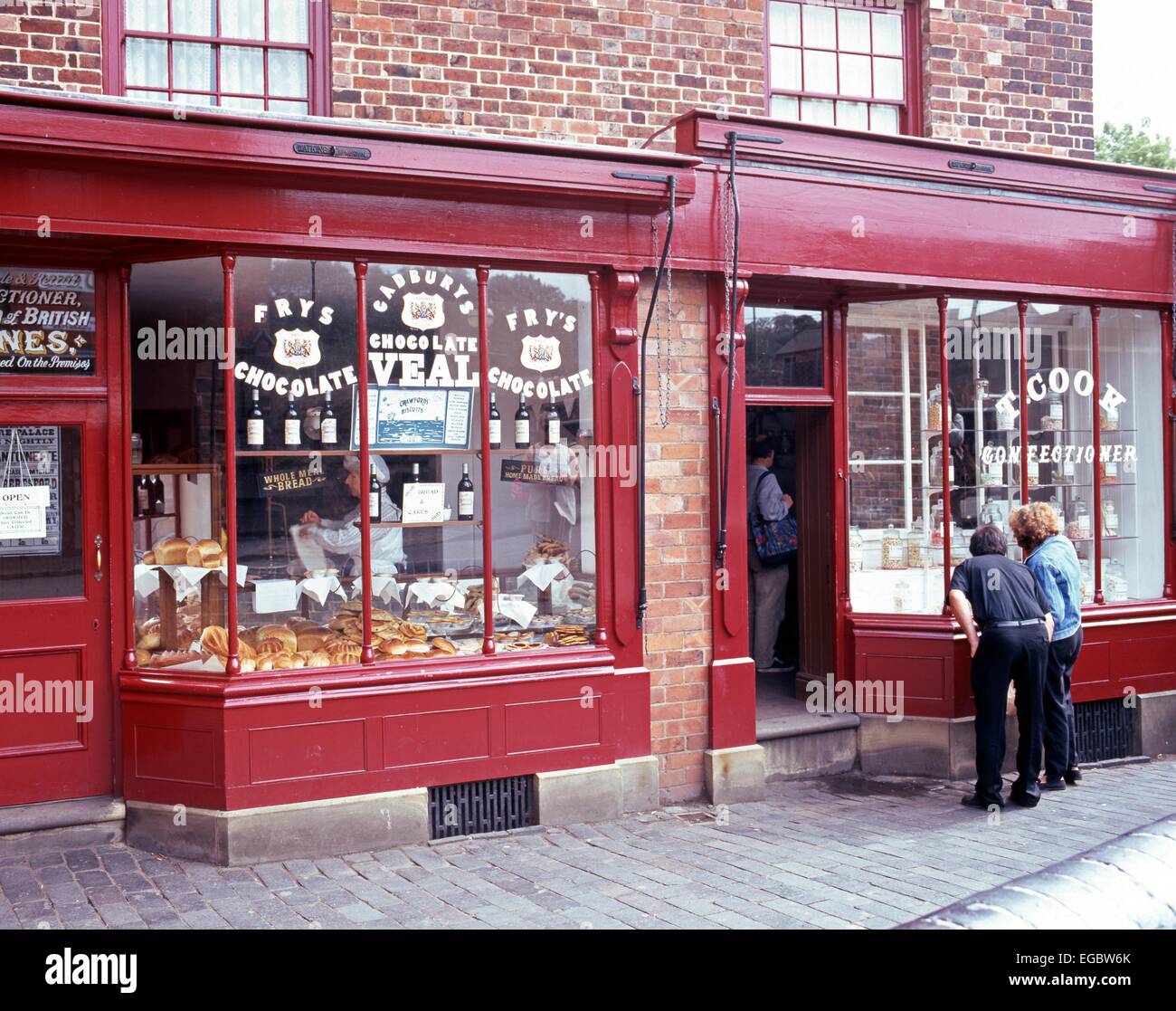 Vittoriano archivio generale e pasticceria presso il Black Country Living Museum, Dudley, West Midlands, England, Regno Unito, Europa. Foto Stock