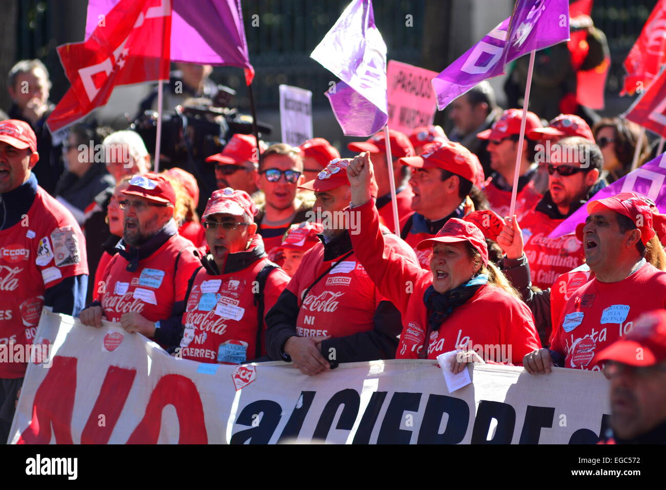 Coca Cola lavoratori protesta contro la chiusura di un impianto a Fuenlabrada, nel corso di una manifestazione a Madrid. 22nd, febbraio 2015. Spagna. Credito: Marcos del Mazo/Alamy Live News Foto Stock