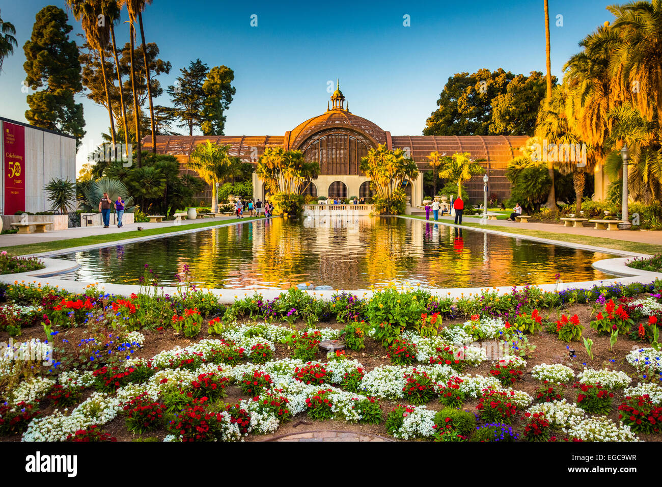 L'edificio botanico e il laghetto di gigli, in Balboa Park, San Diego, California. Foto Stock