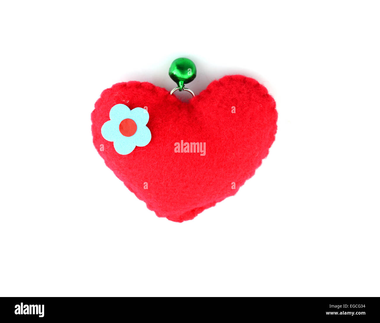 Romantico di vintage artificiale cuore rosso su sfondo bianco. Foto Stock